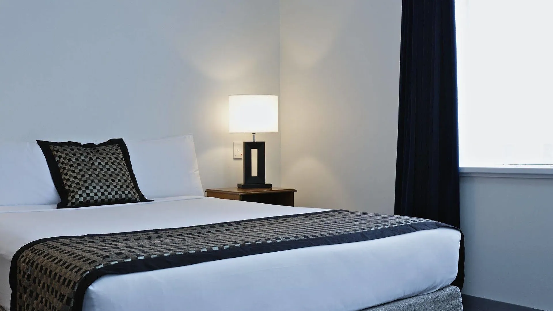 Breakfree Directors Studios Adelaide Aparthotel